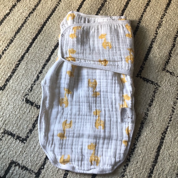 Aden + Anais swaddle sleep sack - Picture 8 of 8